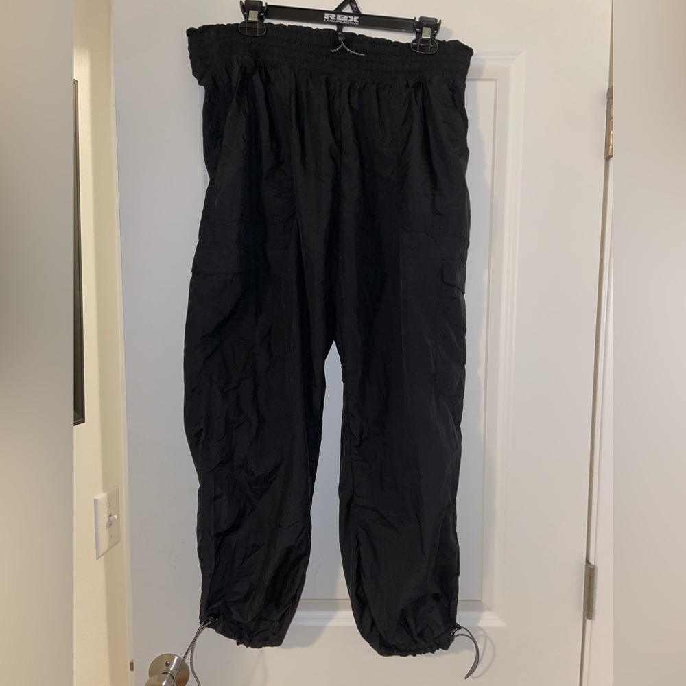 Old Navy Large High-Waisted Parachute Cargo Jogger Ankle pants